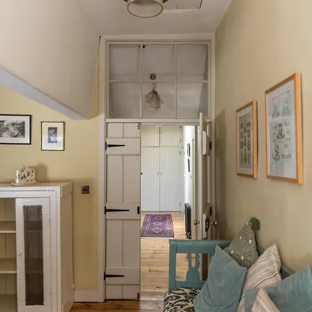 Merrion Mews * دبلن