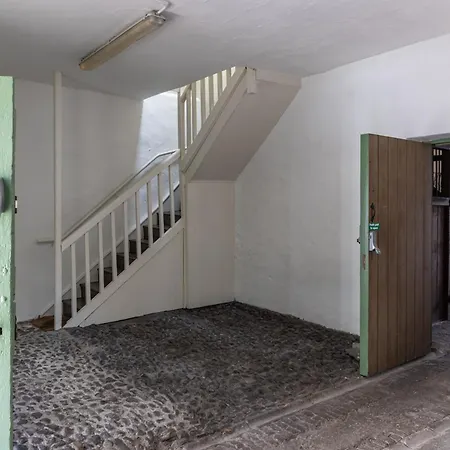 Merrion Mews *